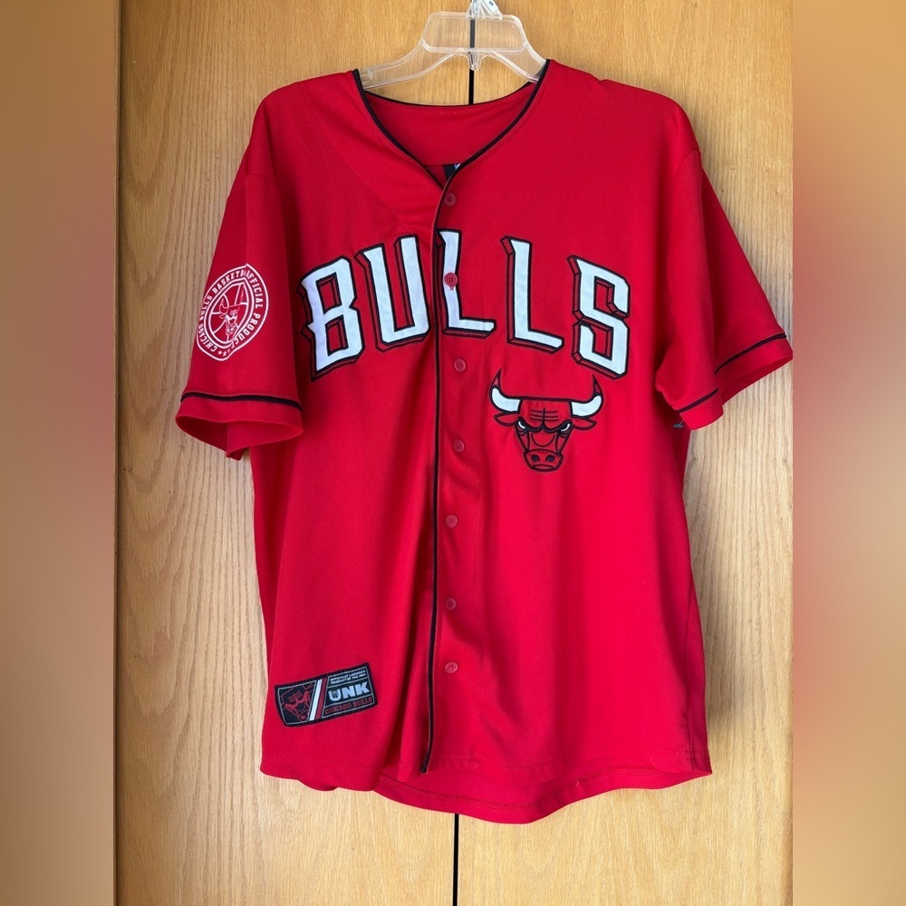 UNK Brand Chicago Bulls Button Up Basketball Shirt-Jersey Style